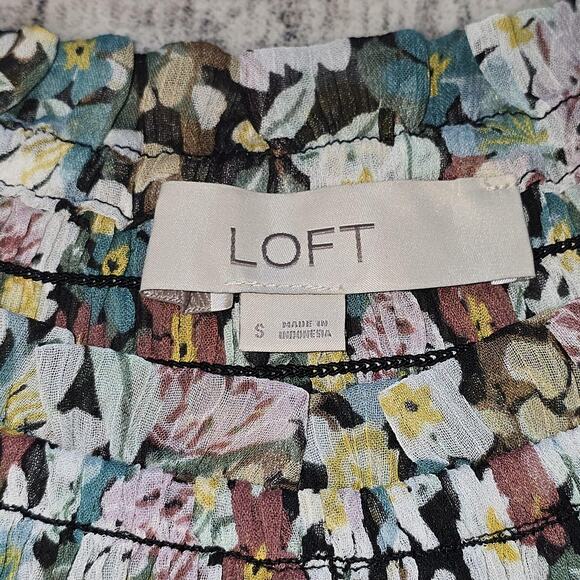 LOFT Blouse Womens Small Dark Floral Long Sleeve Smocked Lightweight Chiffon Top - Picture 4 of 10